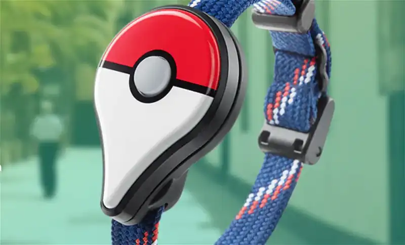 The Official Pokemon GO Plus Accessory Pings You When A ...